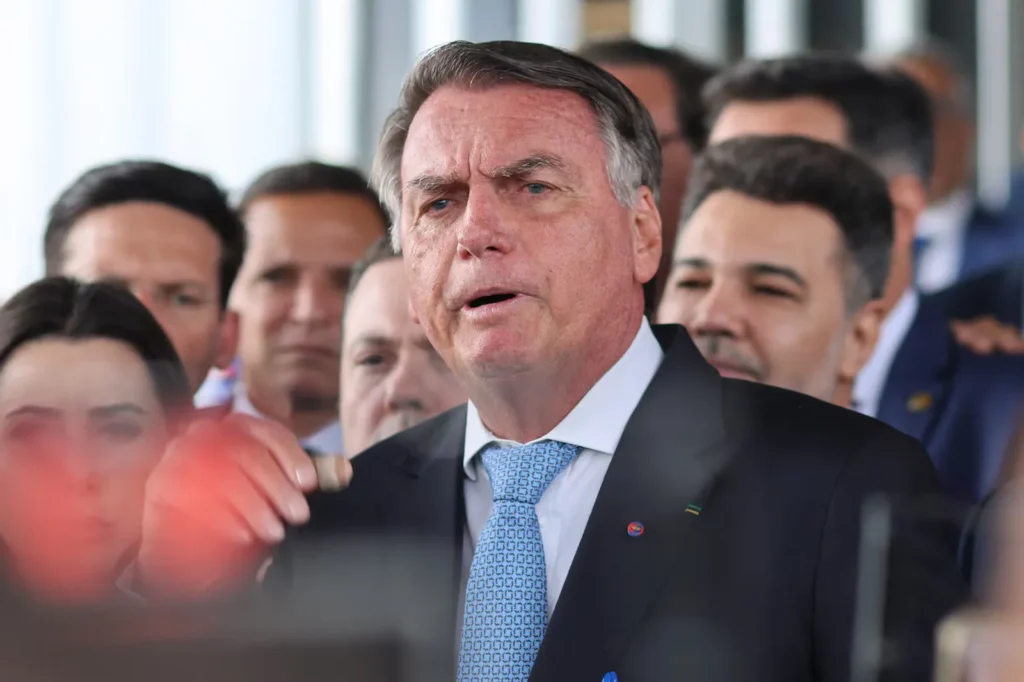 Motta e Bolsonaro se encontram para discutir proposta de anistia ao 8/1
